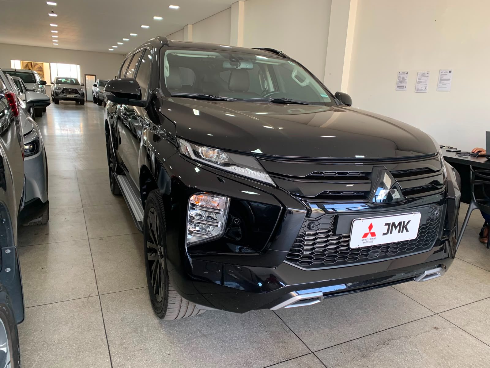 Mitsubishi PAJERO SPORT LEGEND BLACK