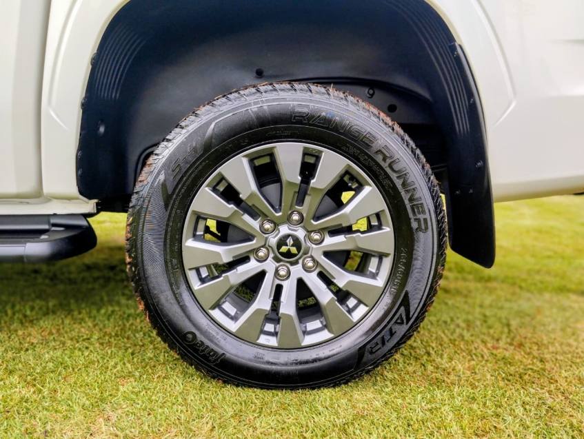 Mitsubishi TRITON 2.4 BITURBO DIESEL CD HPE 4X4 AUTOMÁTICO