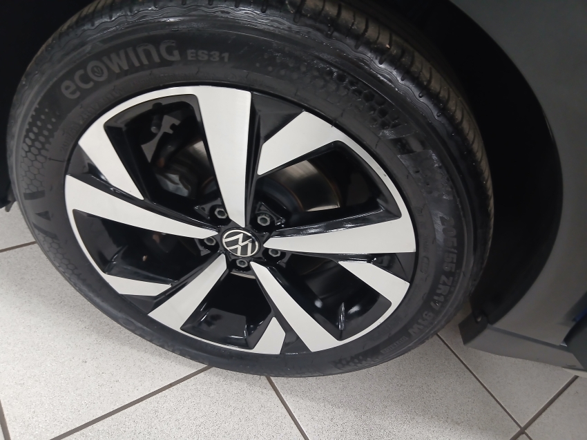 Volkswagen NIVUS 1.0 200 TSI TOTAL FLEX HIGHLINE AUTOMÁTICO