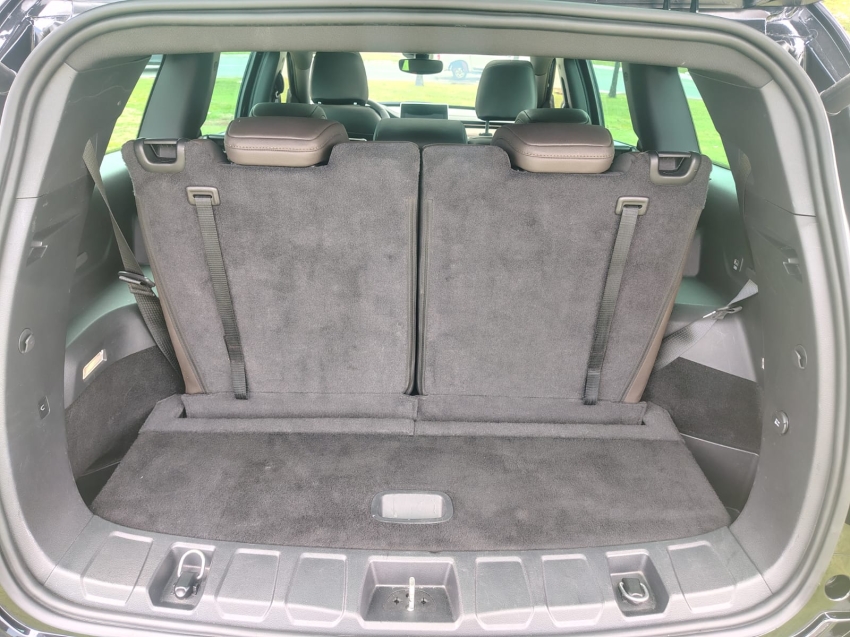 JEEP COMMANDER 2.0 TD380 TURBO DIESEL OVERLAND AT9