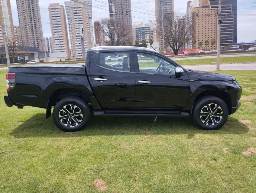 Mitsubishi L200 TRITON 2.4 TURBO DIESEL 4X4 AT SPORT HPE-S