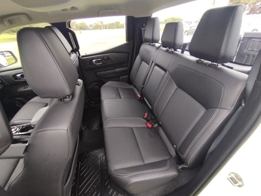 Mitsubishi TRITON 2.4 BITURBO DIESEL CD HPE 4X4 AUTOMÁTICO