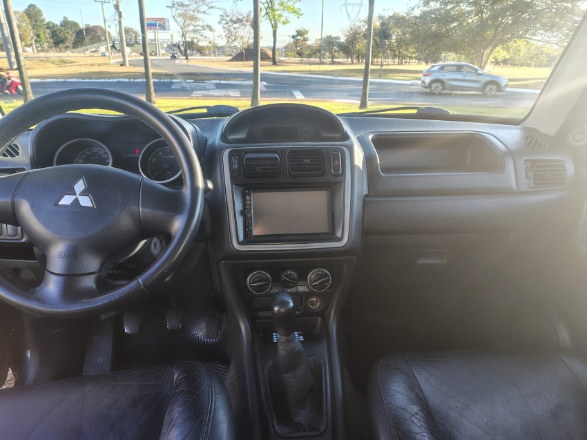 Mitsubishi PAJERO TR4 2.0 4X2 16V 140CV FLEX 4P MANUAL