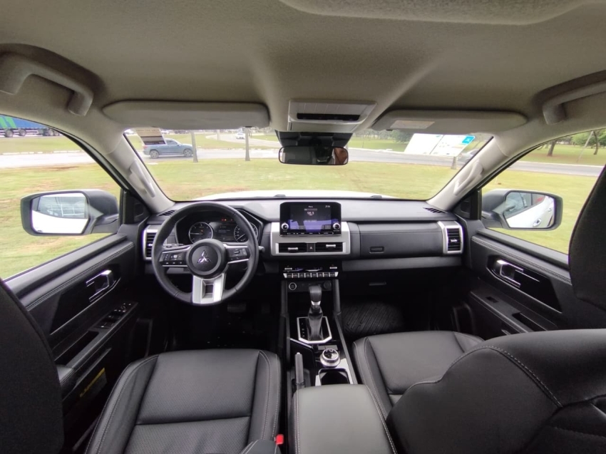 Mitsubishi TRITON 2.4 BITURBO DIESEL CD HPE 4X4 AUTOMÁTICO