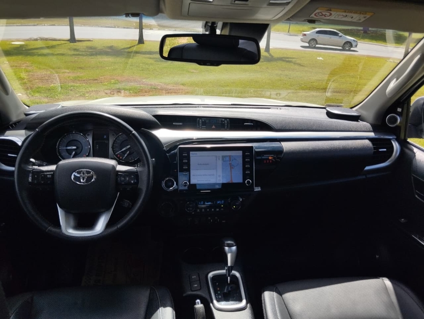 Toyota HILUX 2.8 D-4D TURBO DIESEL CD SRX 4X4 AUTOMÁTICO