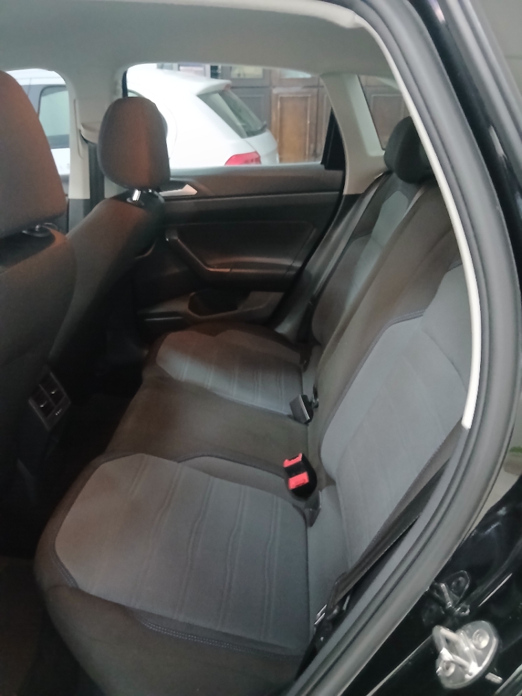 Volkswagen NIVUS 1.0 200 TSI TOTAL FLEX COMFORTLINE AUTOMÁTICO