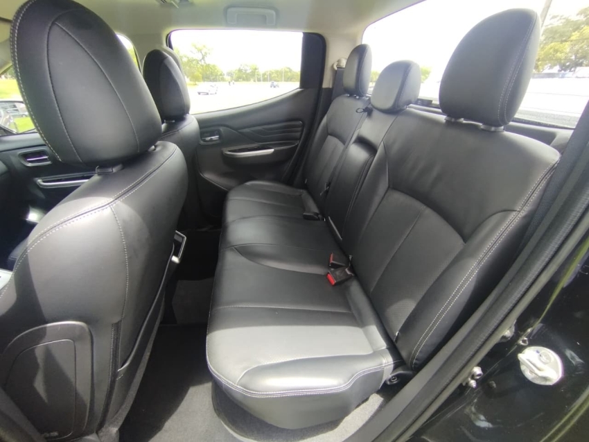 Mitsubishi L200 TRITON 2.4 TURBO DIESEL 4X4 AT SPORT HPE-S