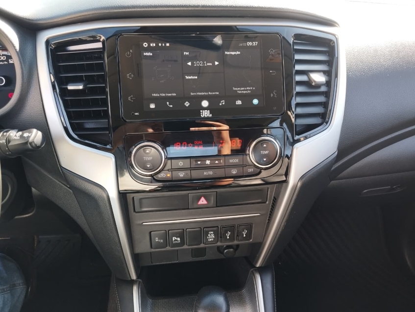 Mitsubishi L200 TRITON 2.4 16V TURBO DIESEL SPORT HPE-S CD 4P 4X4 AUTOMÁTICO