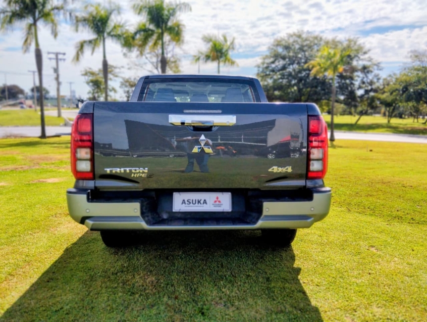 Mitsubishi TRITON 2.4 BITURBO DIESEL CD HPE-S 4X4 AUTOMÁTICO
