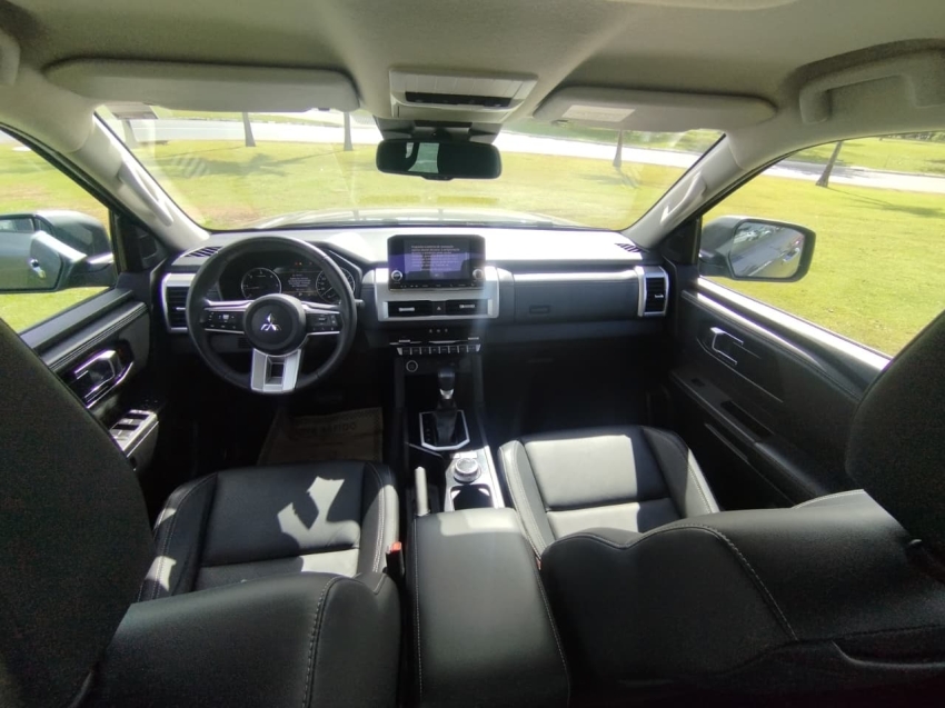 Mitsubishi TRITON 2.4 BITURBO DIESEL CD HPE-S 4X4 AUTOMÁTICO