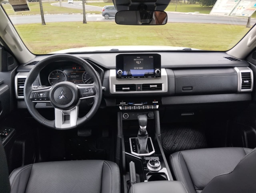 Mitsubishi TRITON 2.4 BITURBO DIESEL CD HPE 4X4 AUTOMÁTICO