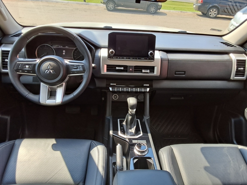 Mitsubishi L200 TRITON 2.4 16V TURBO DIESEL SPORT HPE CD 4P 4X4 AUTOMÁTICO