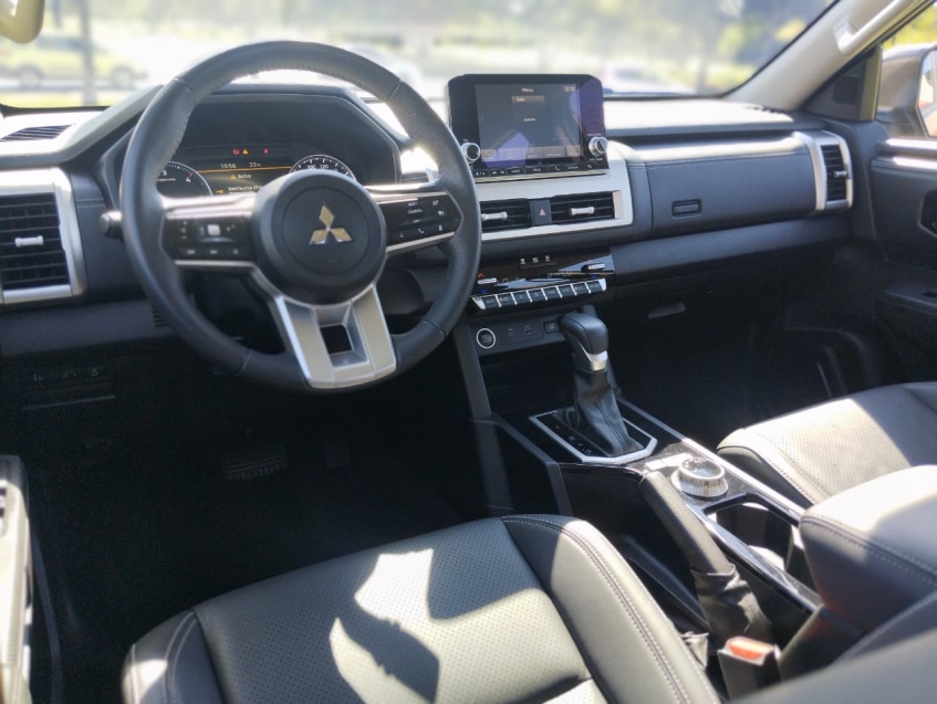 Mitsubishi TRITON 2.4 BITURBO DIESEL CD HPE-S 4X4 AUTOMÁTICO