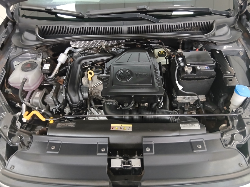 Volkswagen NIVUS 1.0 200 TSI TOTAL FLEX HIGHLINE AUTOMÁTICO