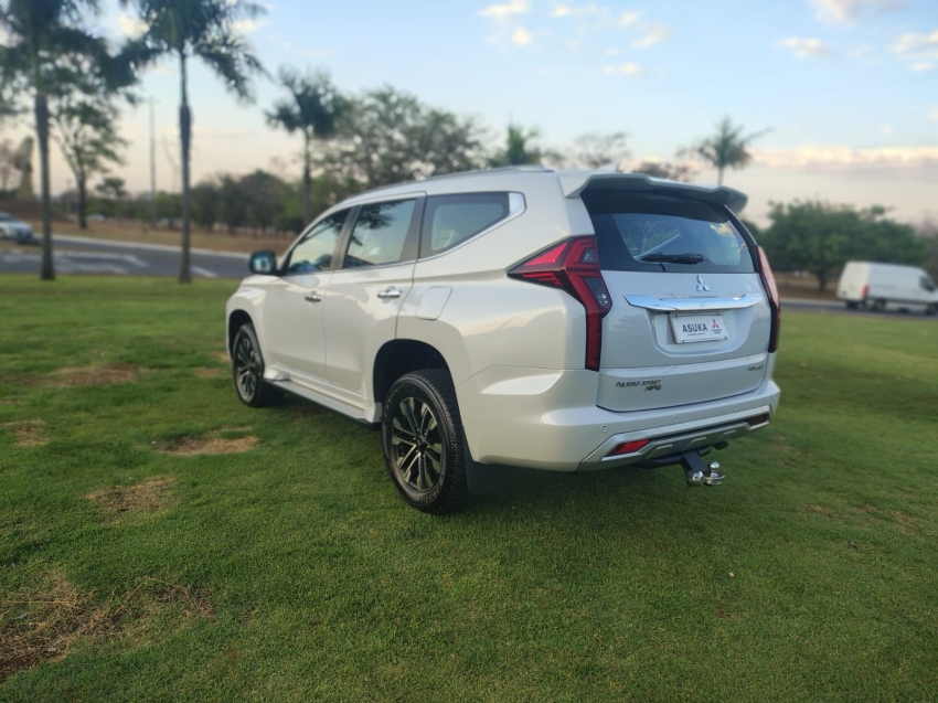 Mitsubishi PAJERO SPORT 2.4 16V MIVEC TURBO DIESEL HPE AWD AUTOMÁTICO
