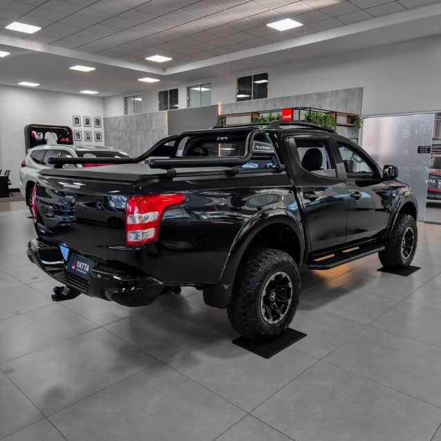 Mitsubishi L200 TRITON 2.4 16V TURBO DIESEL GL CD 4X4 MANUAL 2022/2023