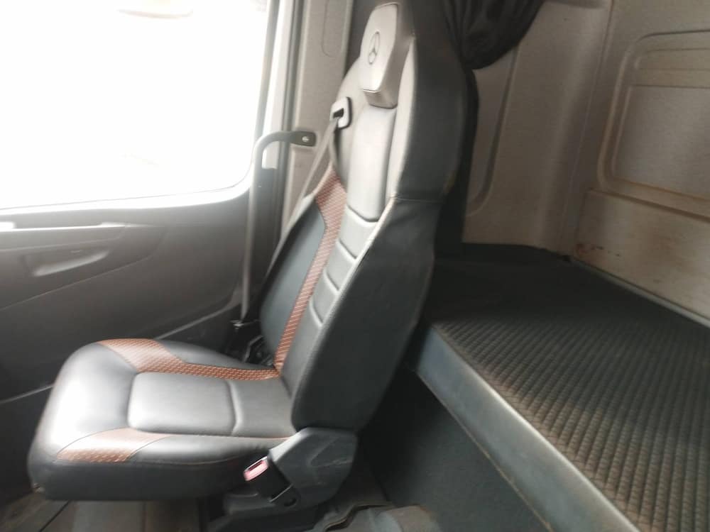 Mercedes-Benz Axor 3344 S (6X4)