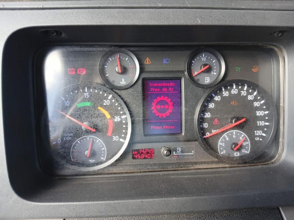VOLKSWAGEN 25.420 CTC 6X2