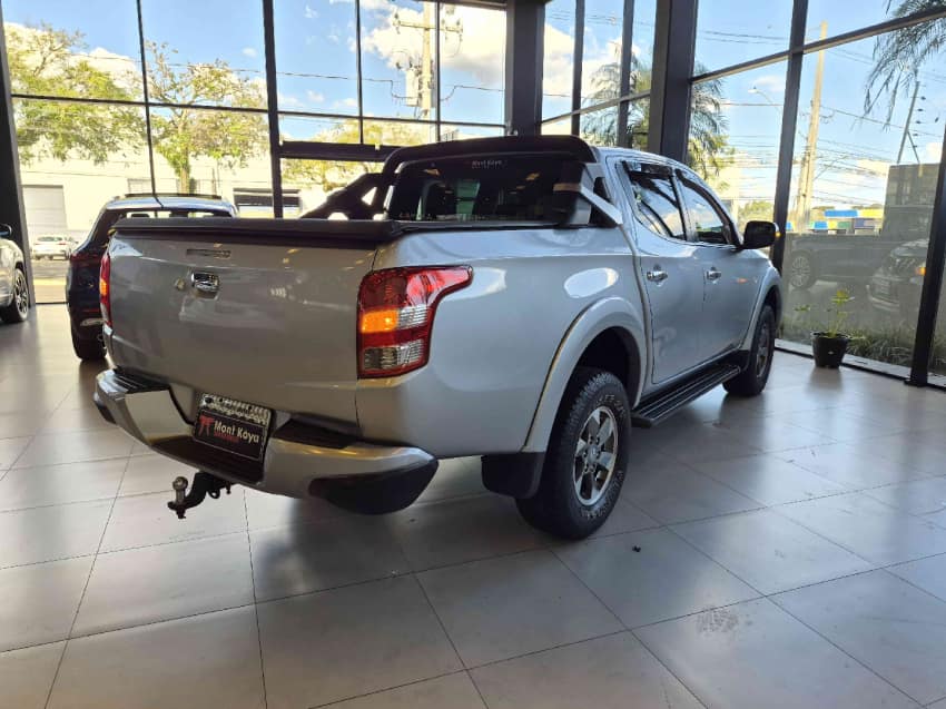 Mitsubishi L200 TRITON 2.4 16V TURBO DIESEL SPORT HPE CD 4P 4X4 AUTOMÁTICO 2018/2019