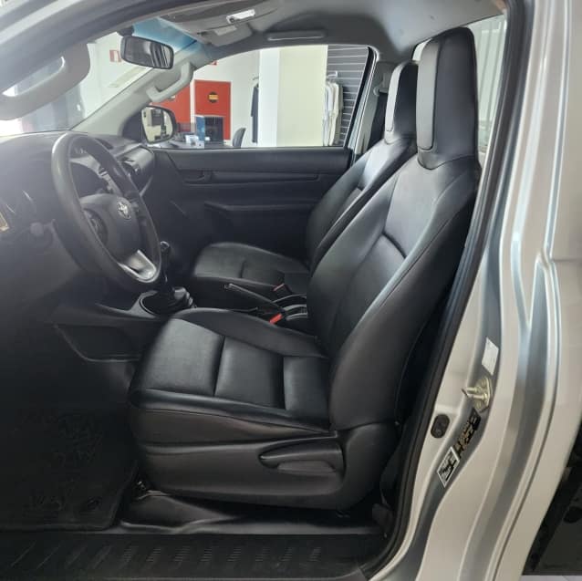 Toyota HILUX 2.8 D-4D TURBO DIESEL CS 4X4 MANUAL 2024/2025