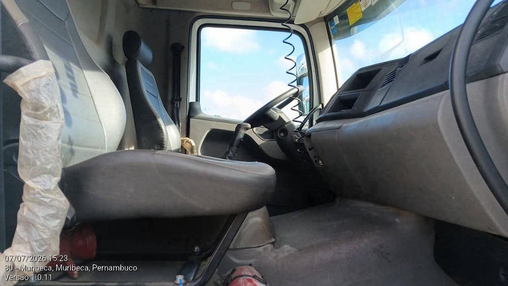 VOLKSWAGEN 31-330 E CONSTEL. 2P DIESEL E5 6X4
