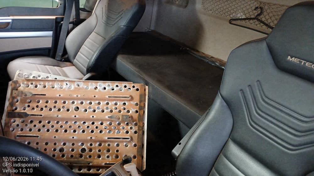 VOLKSWAGEN 29.520 METEOR 6X4