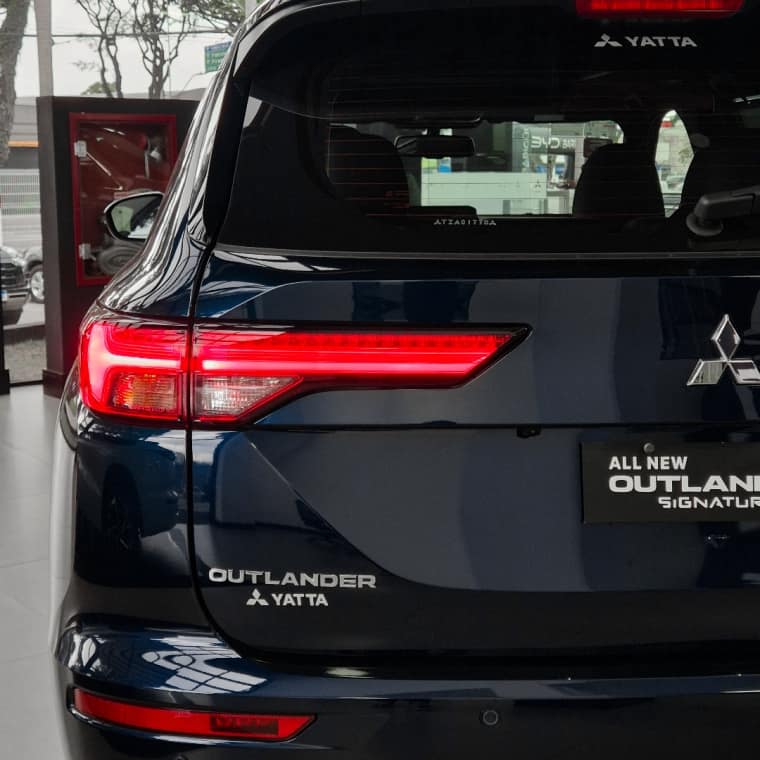 Mitsubishi OUTLANDER 2.4 PHEV SIGNATURE S-AWC DHT 2025/2026