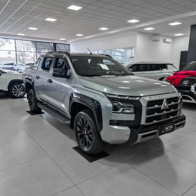 Mitsubishi TRITON 2.4 BITURBO DIESEL CD KATANA 4X4 AUTOMÁTICO 2025/2026
