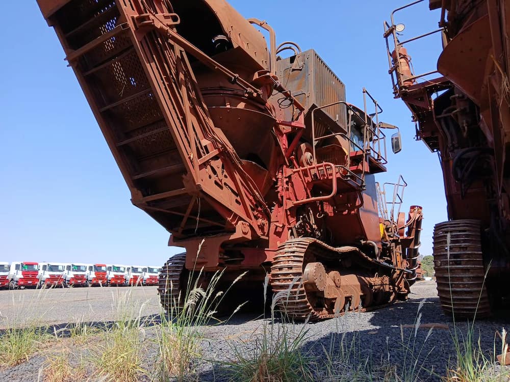 CASE 8810