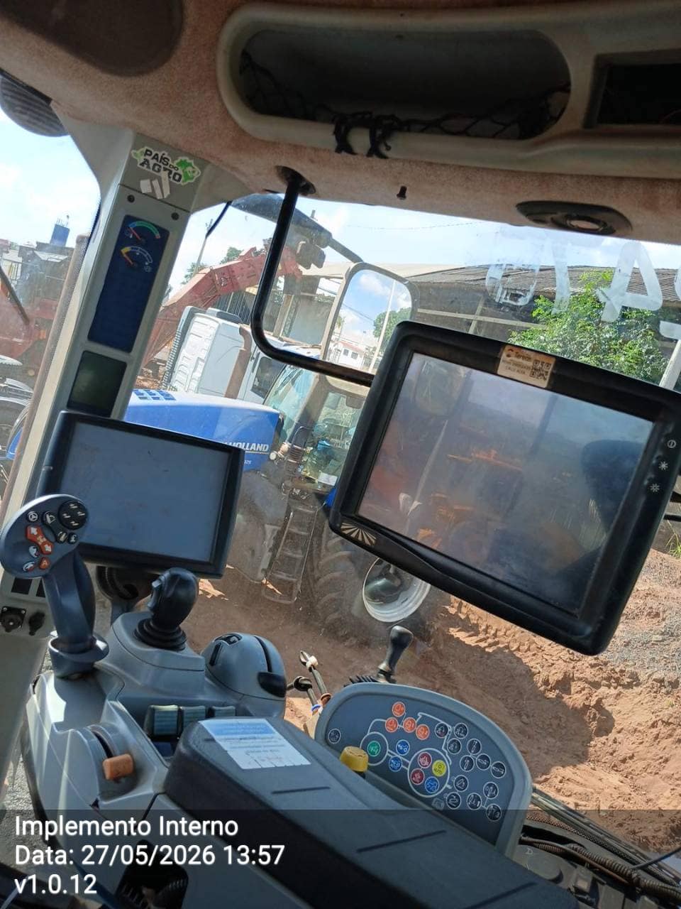 NEW HOLLAND T 8.325