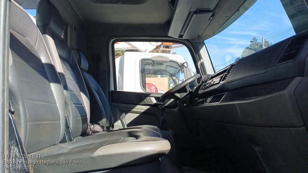 VOLKSWAGEN 11-180 DELIVERY 2P DIESEL E5