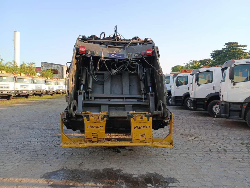 Volkswagen 24-260 E Constel. 6x2 2p (diesel)(E5)