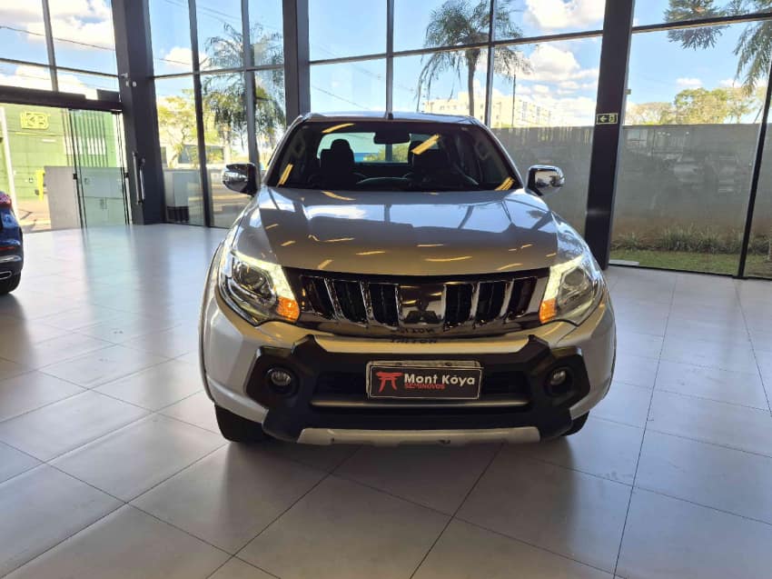 Mitsubishi L200 TRITON 2.4 16V TURBO DIESEL SPORT HPE CD 4P 4X4 AUTOMÁTICO 2018/2019