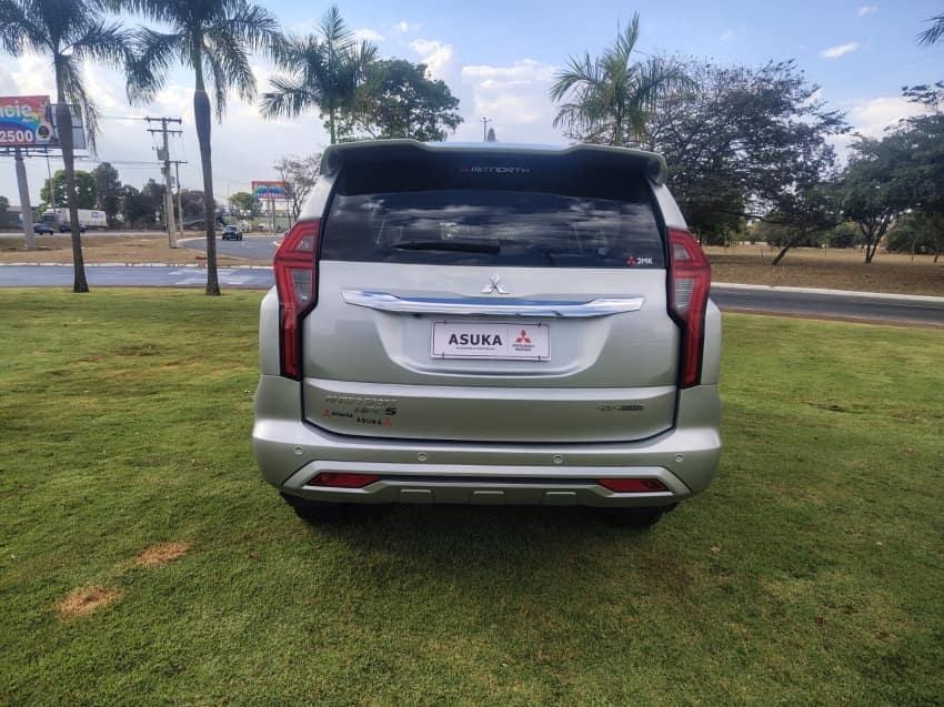 Mitsubishi PAJERO SPORT 2.4 16V MIVEC TURBO DIESEL HPE-S AWD AUTOMÁTICO