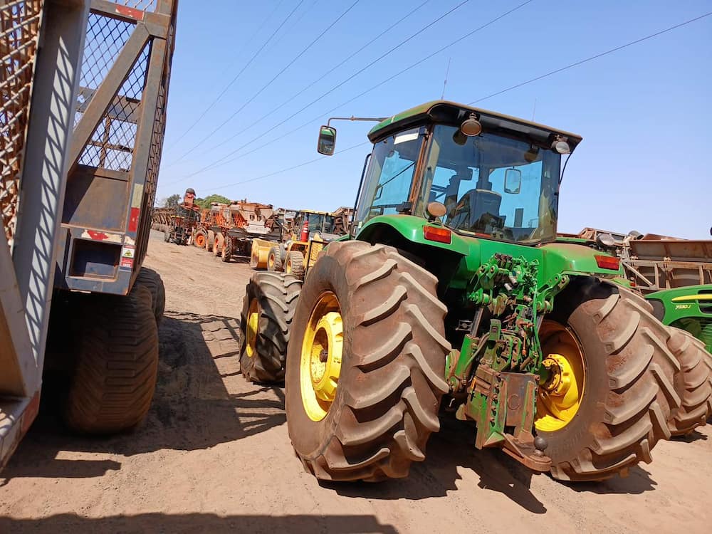 JOHN DEERE 7230J