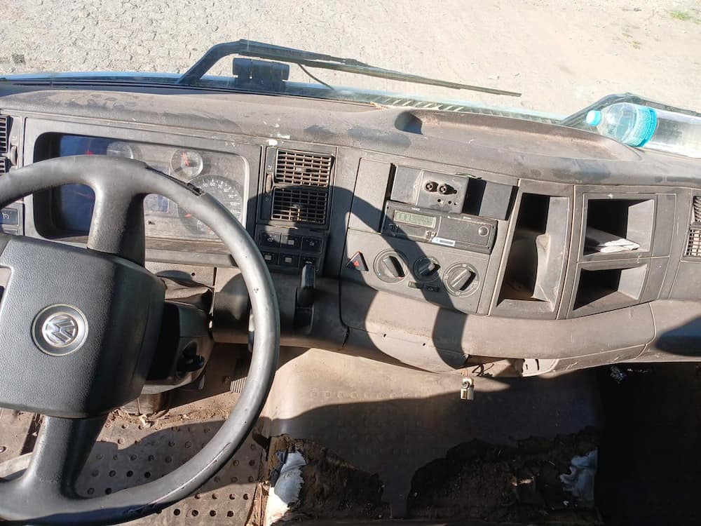 Volkswagen 24-260 E Constel. 6x2 2p (diesel)(E5)