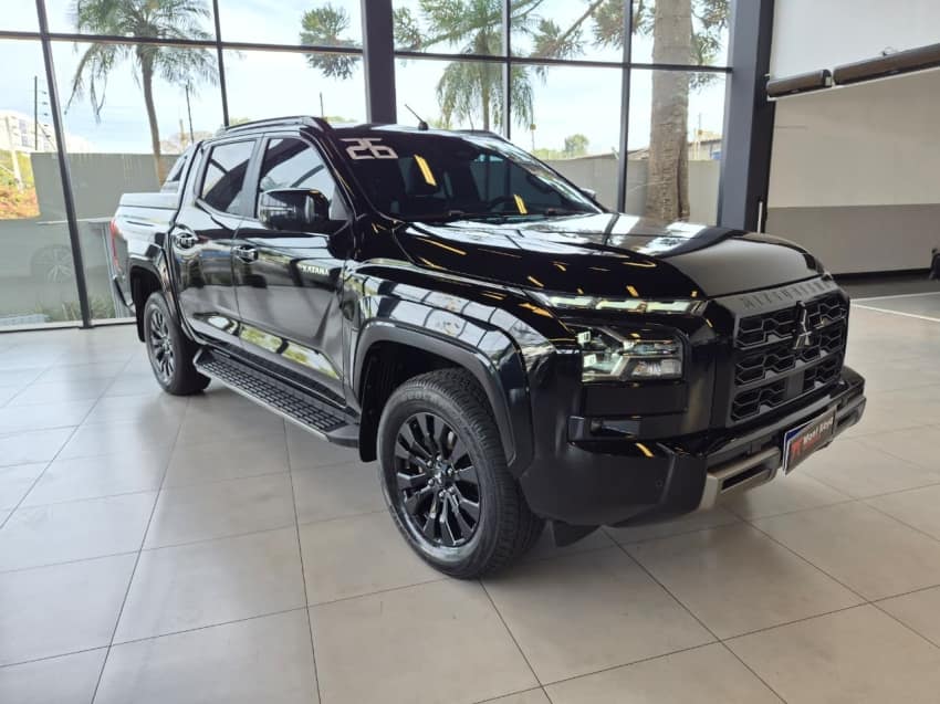 Mitsubishi TRITON 2.4 BITURBO DIESEL CD KATANA 4X4 AUTOMÁTICO 2025/2026