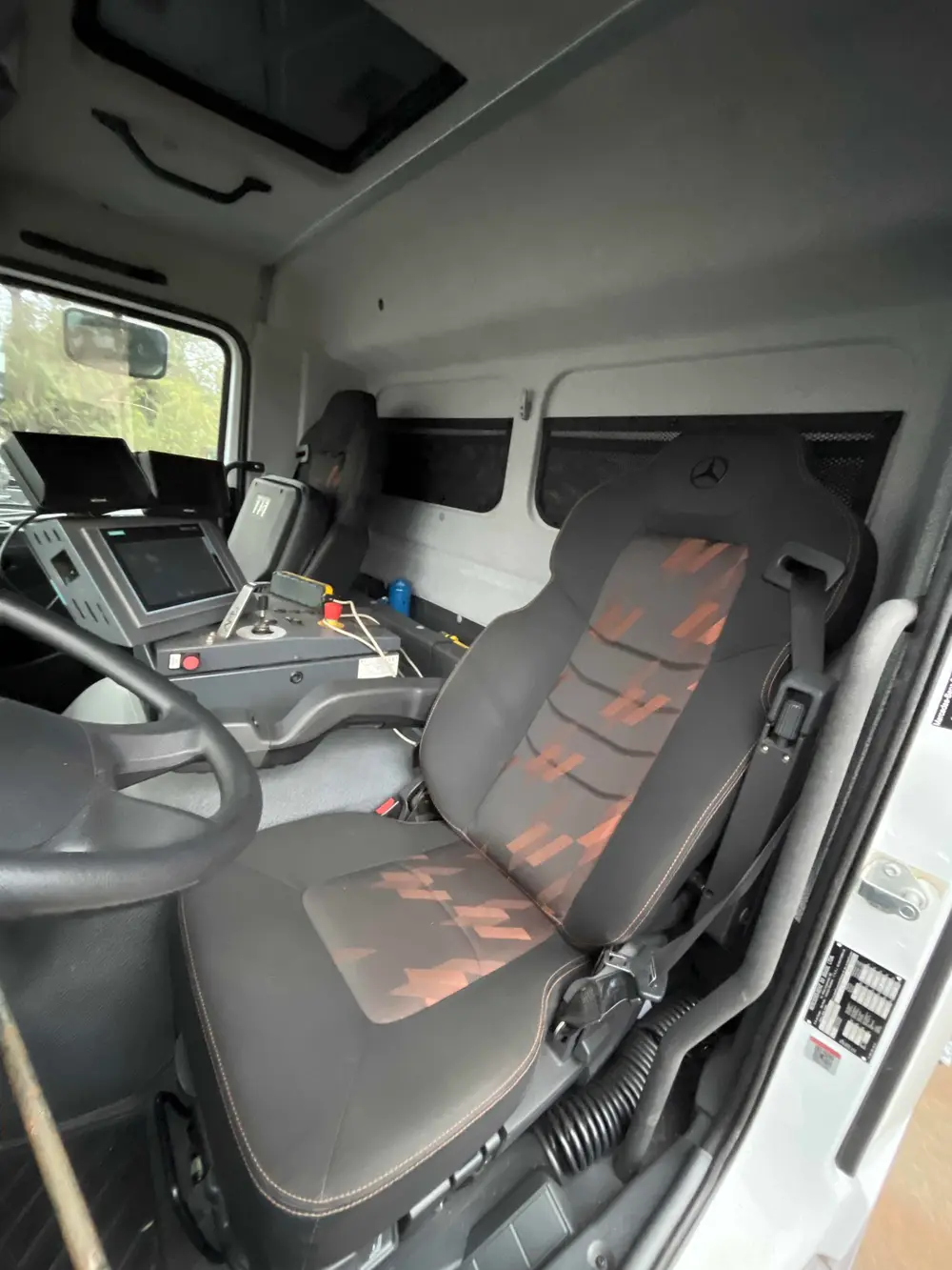 Mercedes-Benz Atego 2430 6x2 (E5)
