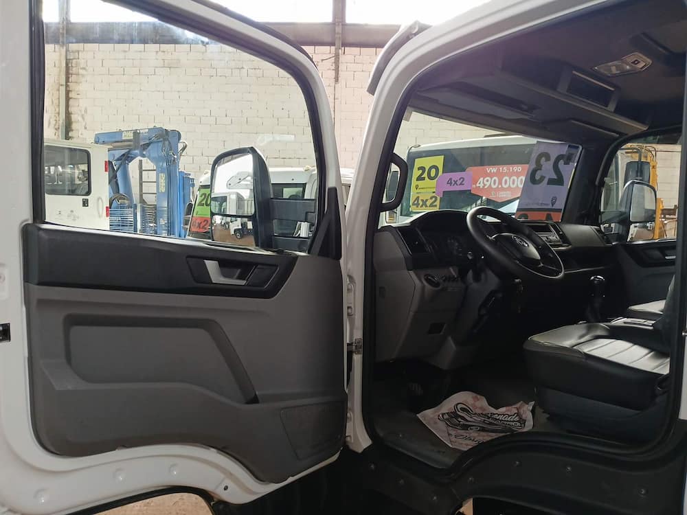 VOLKSWAGEN 11-180 DELIVERY 2P DIESEL E5