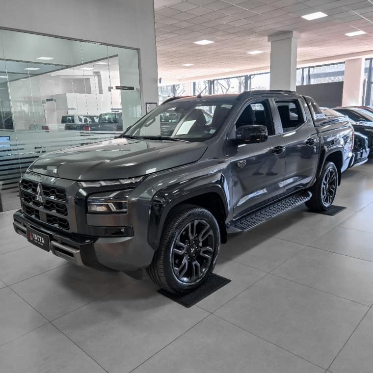 Mitsubishi TRITON 2.4 BITURBO DIESEL CD KATANA 4X4 AUTOMÁTICO 2026/2027