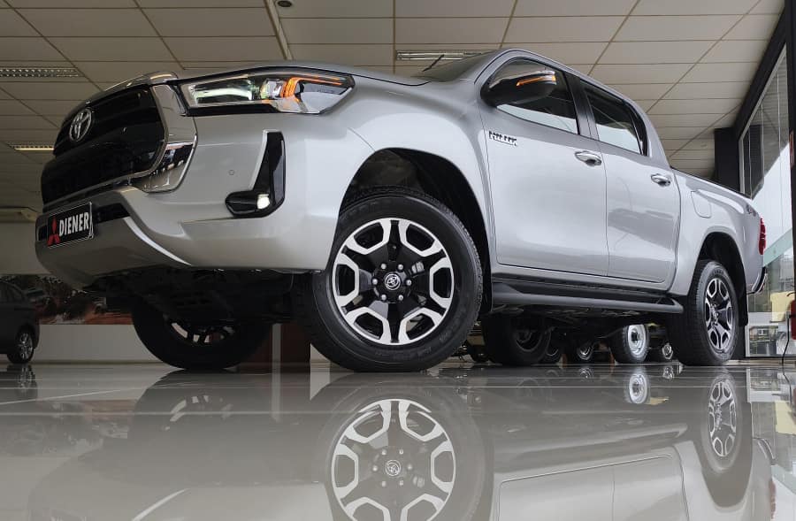 Toyota HILUX CD SRV 2.8 4X4 DIESEL AUT 2025