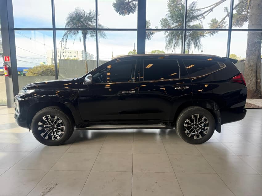 Mitsubishi PAJERO SPORT 2.4 16V MIVEC TURBO DIESEL HPE-S AWD AUTOMÁTICO 2023/2024