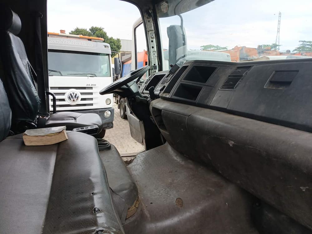 Volkswagen 24-260 E Constel. 6x2 2p (diesel)(E5)