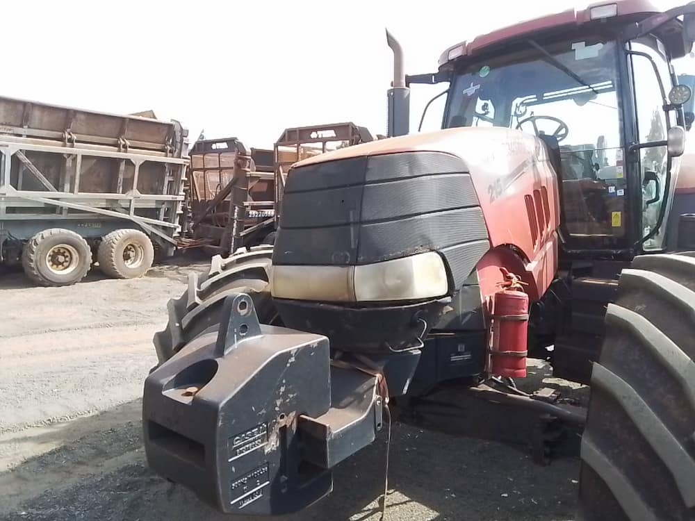 CASE Puma 230