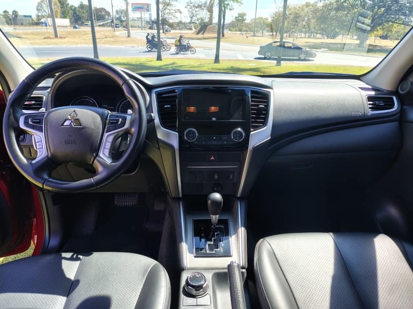 Mitsubishi L200 TRITON 2.4 16V TURBO DIESEL SPORT HPE CD 4P 4X4 AUTOMÁTICO