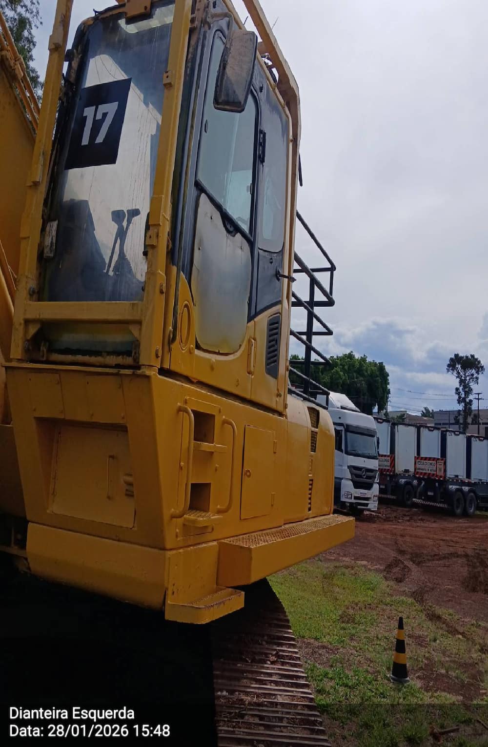 KOMATSU PC 200 LC