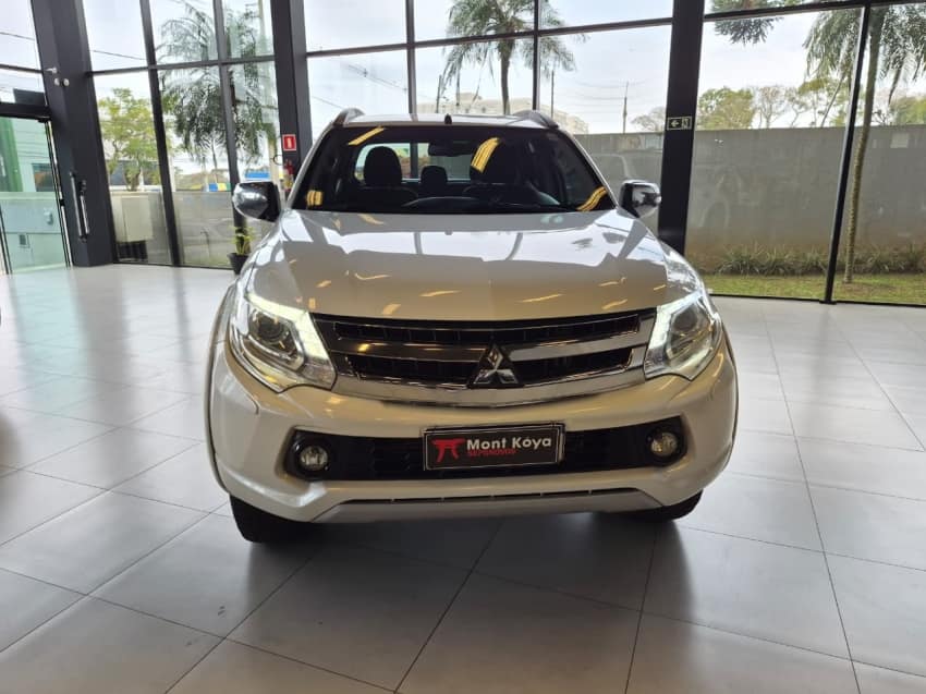 Mitsubishi L200 TRITON 2.4 16V TURBO DIESEL SPORT HPE-S CD 4P 4X4 AUTOMÁTICO 2019/2020
