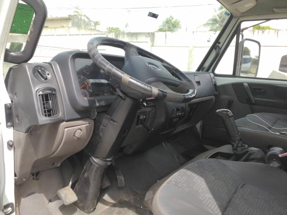 VOLKSWAGEN 8.160 DELIVERY 4X2