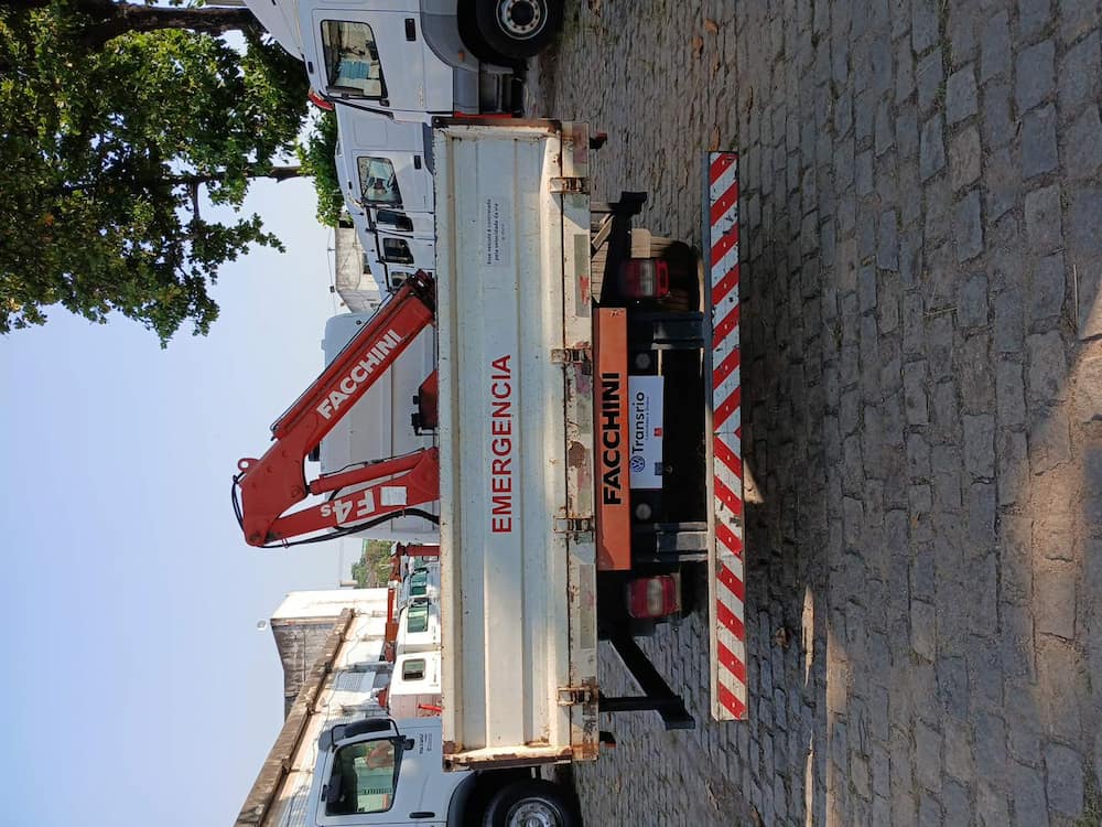 VOLKSWAGEN 10-160 E DELIVERY 2P DIESEL E5