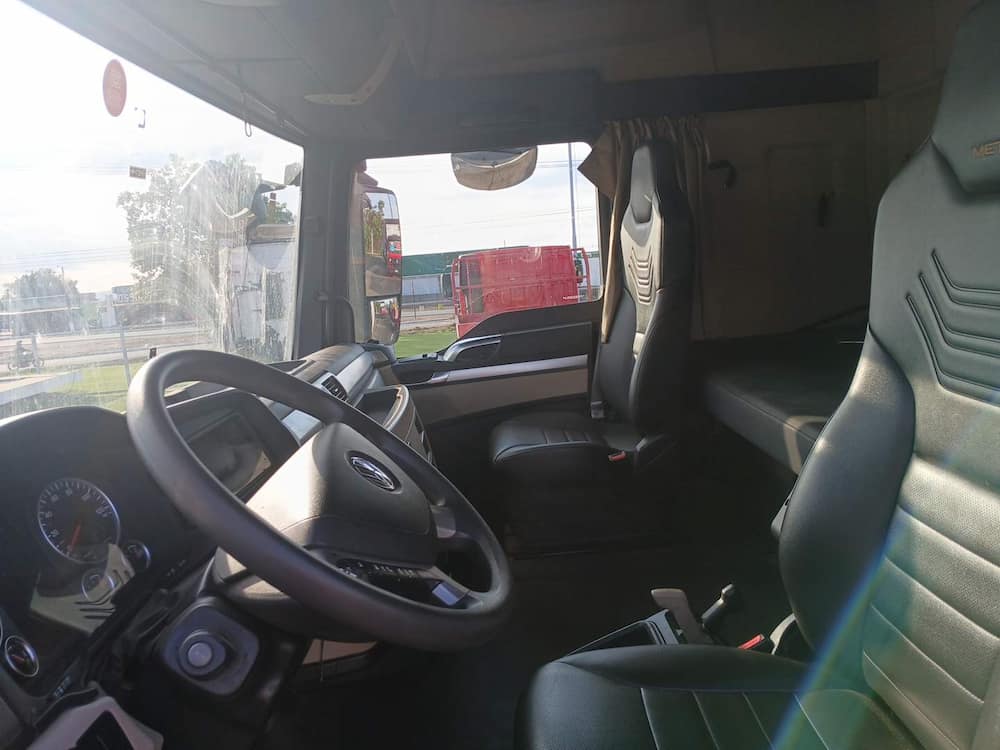 VOLKSWAGEN 29.520 METEOR 6X4